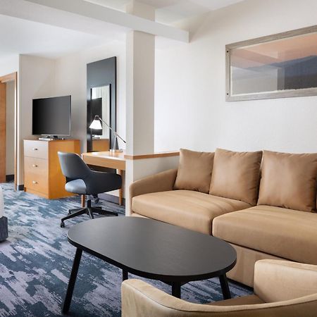 Fairfield Inn And Suites טורלוק מראה חיצוני תמונה