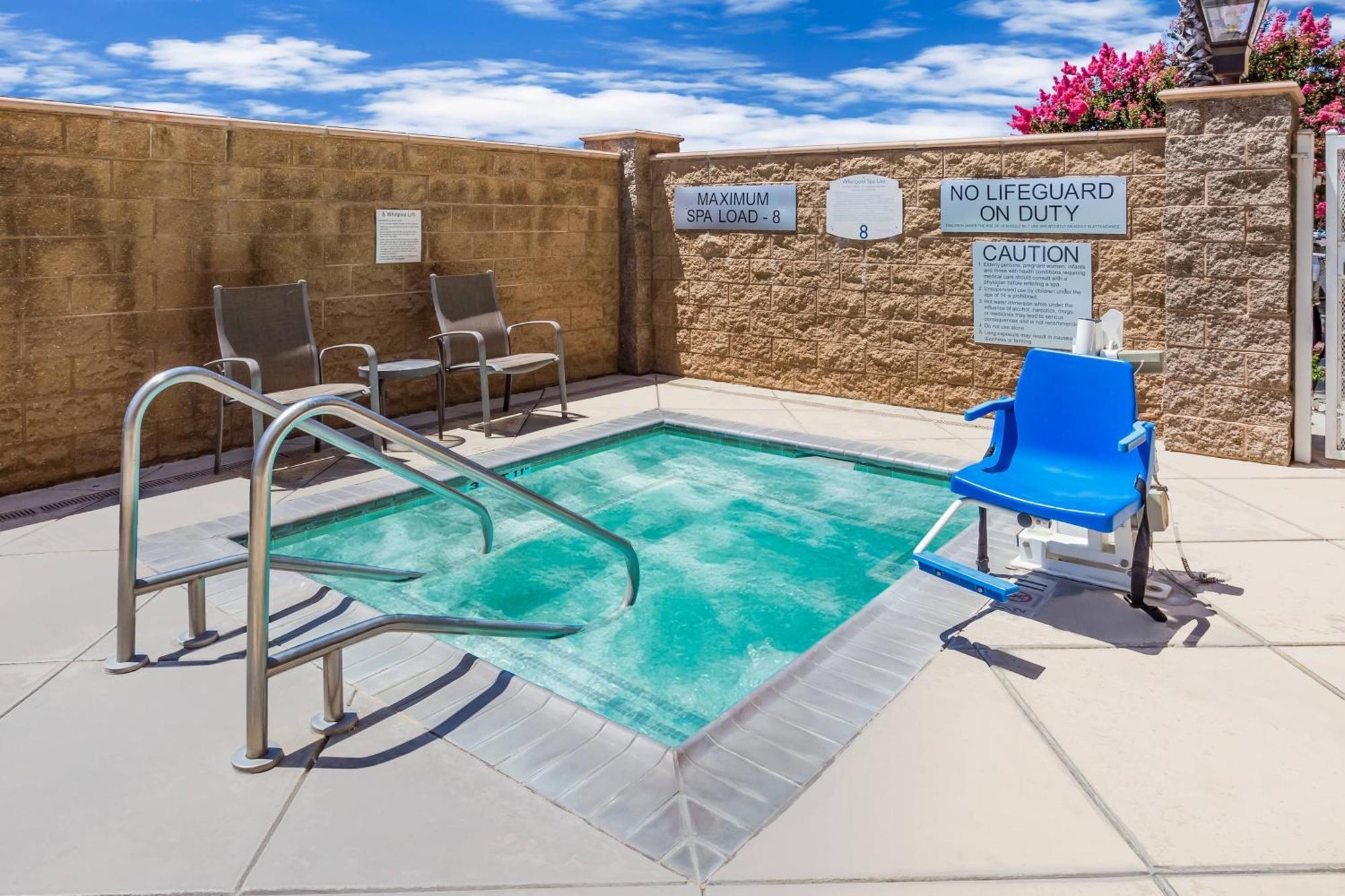 Fairfield Inn And Suites טורלוק מראה חיצוני תמונה