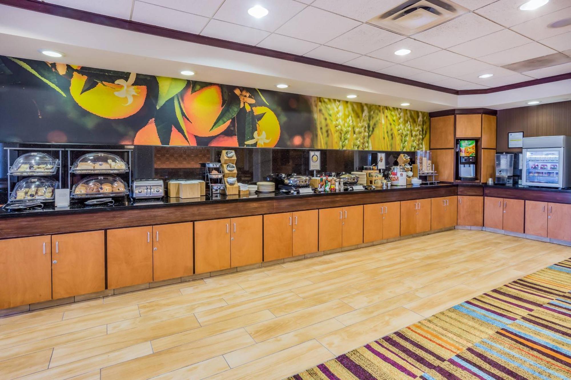 Fairfield Inn And Suites טורלוק מראה חיצוני תמונה