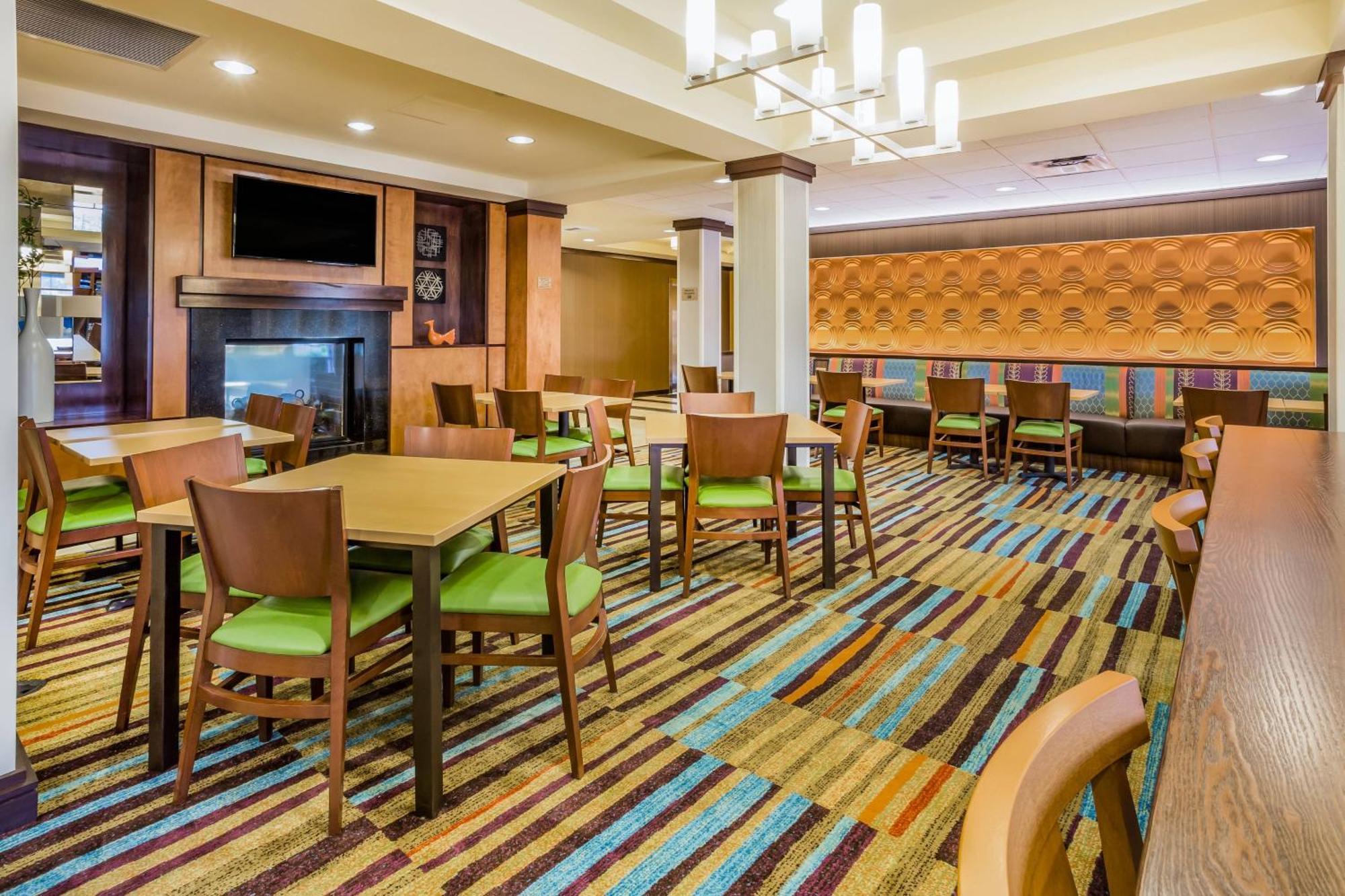 Fairfield Inn And Suites טורלוק מראה חיצוני תמונה