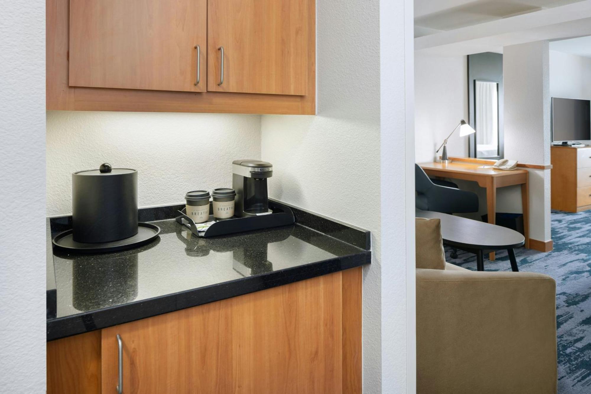 Fairfield Inn And Suites טורלוק מראה חיצוני תמונה